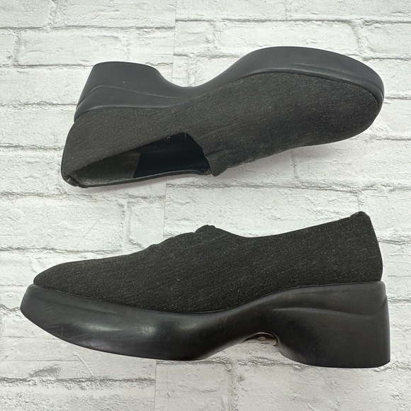 Stuart Weitzman Slip On Loafers Black Heels Women's Size 7.5 - Picture 1 of 10